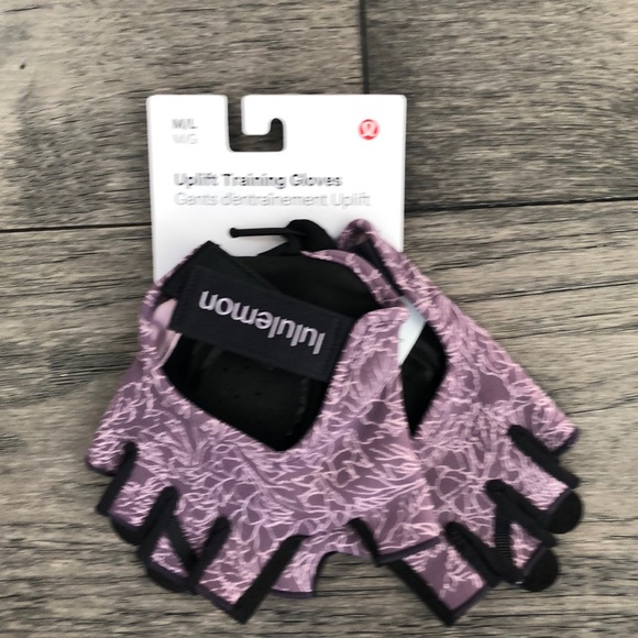 Lululemon Woman’s uplifting training gloves - Picture 5 of 7